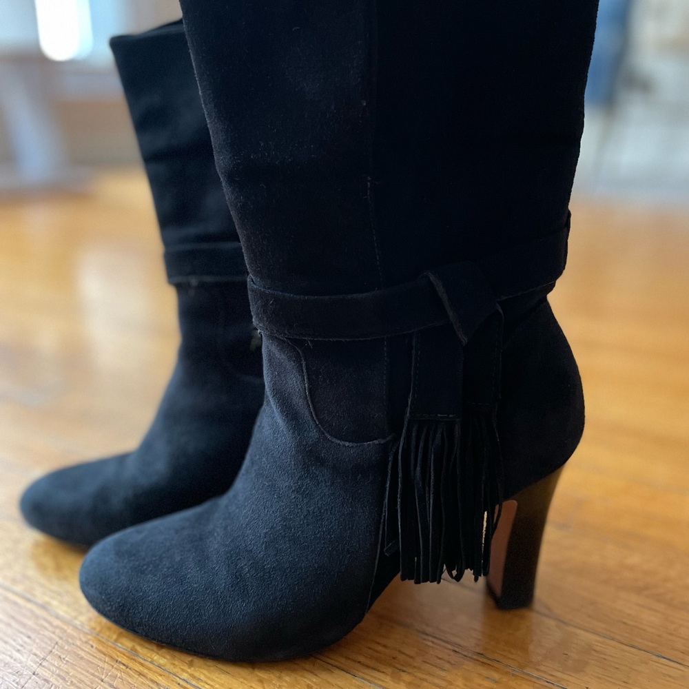 Johnston & Murphy black suede fringe boot / booties -  Size 7.5